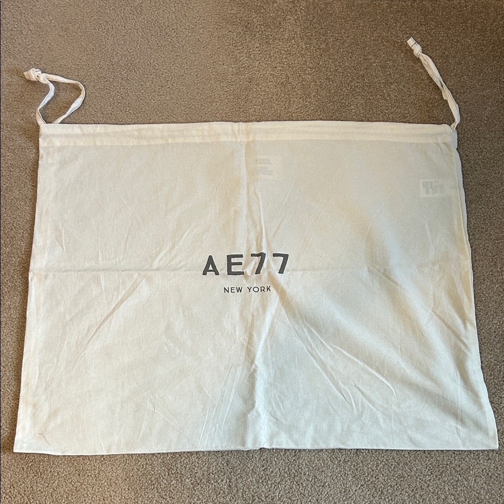 Large AE77 New York White Dust Bag